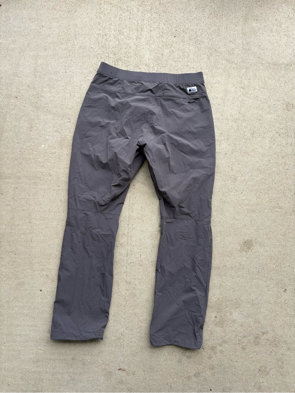 MEC Mountain Equipment Company Technical Hiking Pants Mens Medium 32x31 Charcoal